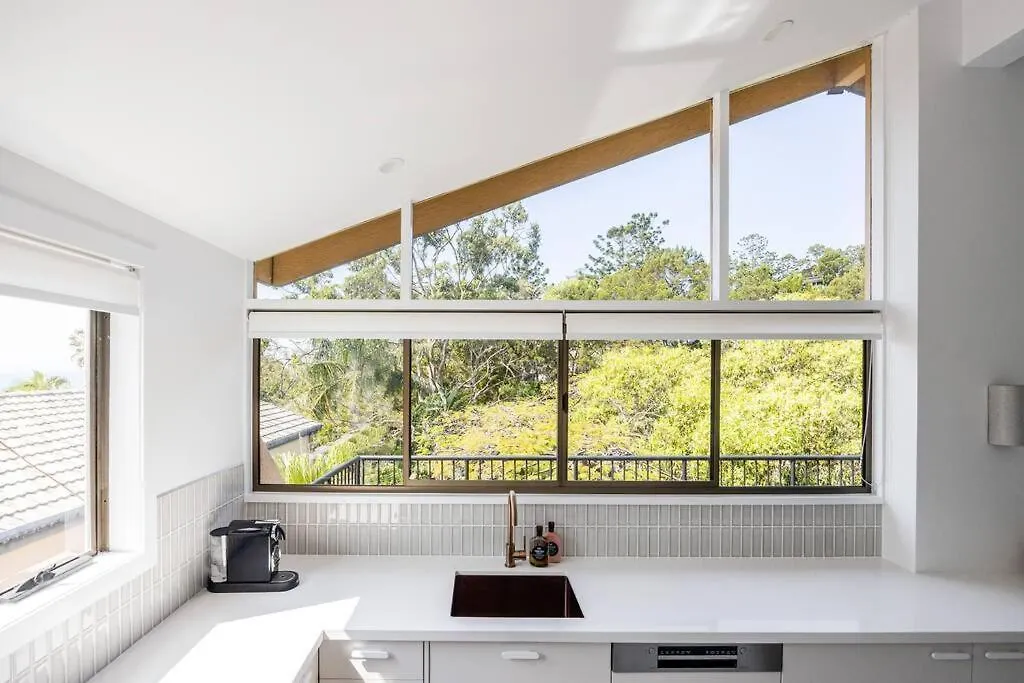 Otto Descola - Views, Walk To Hastings St & Beach location