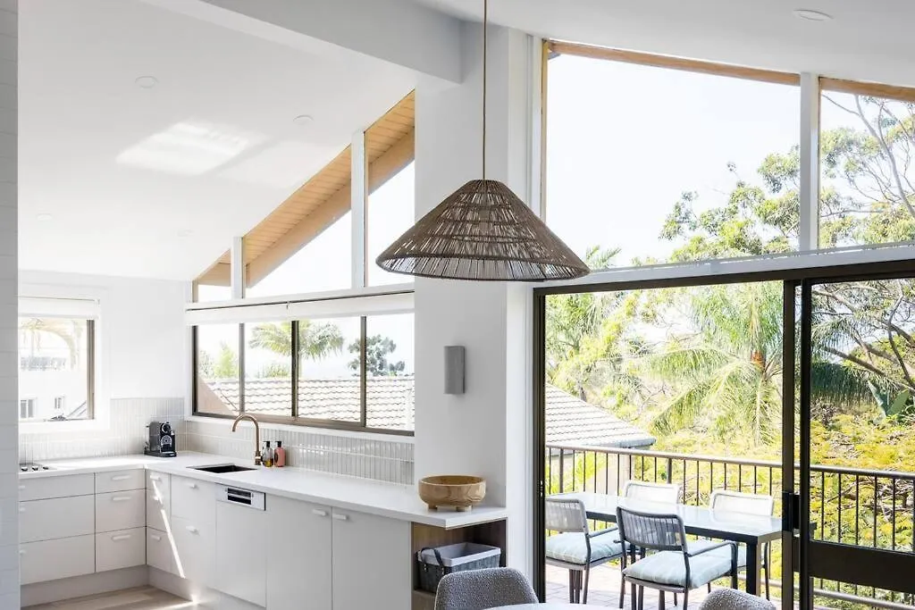 Holiday home Otto Descola - Views, Walk To Hastings St & Beach Noosa Heads Australia